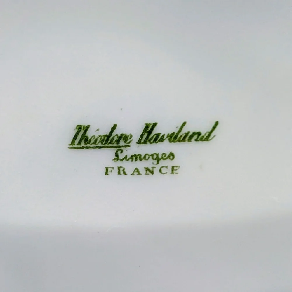 Theodore Haviland , Limoges France Round Covered Veg. Bowl Embossed Rim - Picture 11 of 11